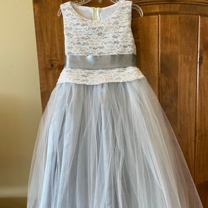 Girl’s flower girls dress